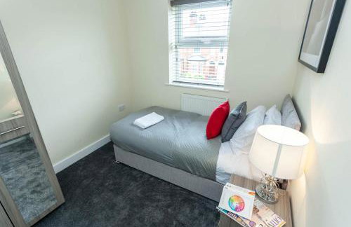 4 bed home, driveway parking ideally located in Latchford, Warrington - Executive St Marys House - Foto 33