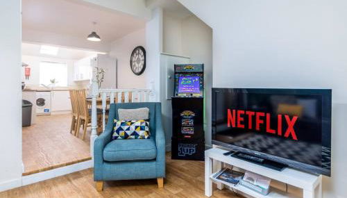 4Bed Central House w Parking & Garden - Foto 5