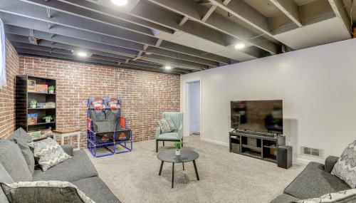 Family-Friendly Lincoln Home with Sandbox and Grill! - Foto 2