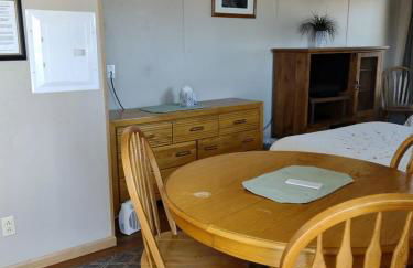 Comfy Vacation Rental with Wi-Fi and Kitchenette in Meadview, Arizona - Foto 7