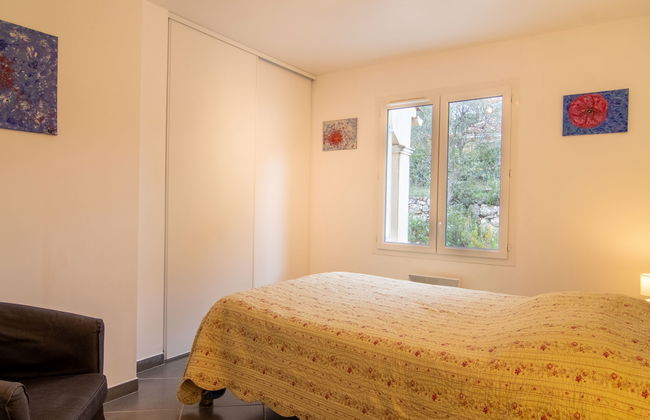 3 bedroom House in Bagnols-en-Forêt with private pool and garden - Photo 25