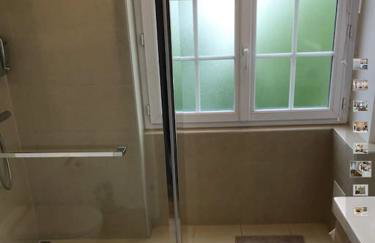 bel appartement proche centre parking gratuit - Photo 9