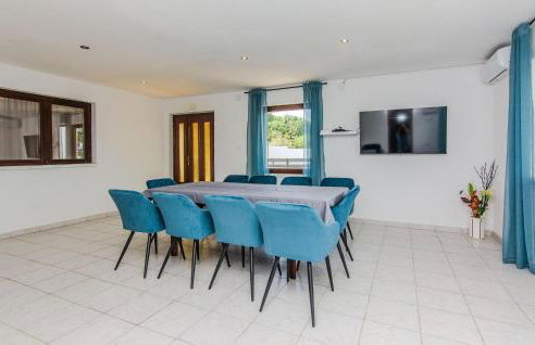 Gorgeous Home In Popovici With Wifi - Photo 17