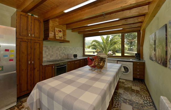 Piscina climatizada y cubierta 365 dias en Casa Rural con Encanto El Puentuco una de las casas mas valoradas de Cantabria - Foto 26