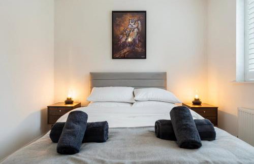 London 4-Bed in Coulsdon, 20 mins Gatwick, Parking - Foto 11