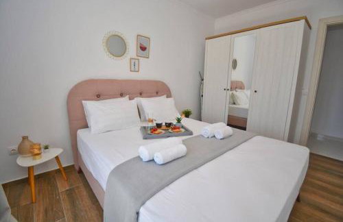 Potamos Deluxe White Apartment - Photo 10