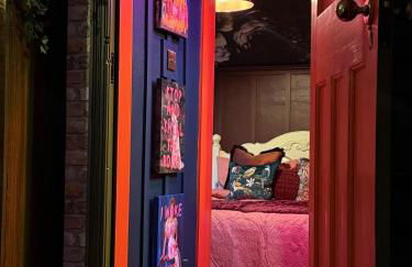 The Funky Hideaway with Hot Tub - Foto 16