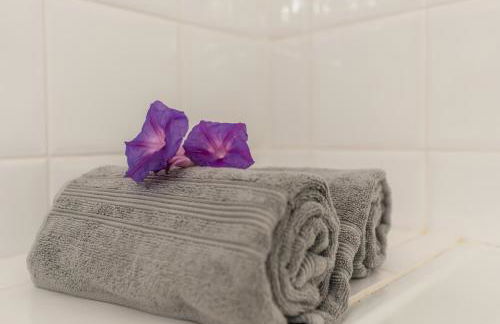 CoolHouses Algarve, Luz, 3 Bed villa, 1 bed studio, heated pool & jacuzzi, sea views, Casa Pequena - Foto 22