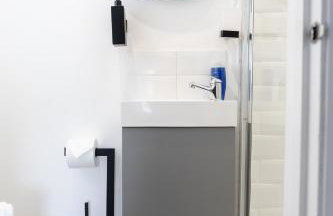 Bay City Studio Apartments - Foto 41