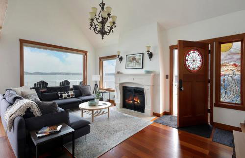 WhidbeyBeachHouse, an Oceanfront Getaway on a Private Beach - Foto 3