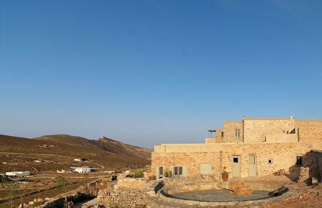 Themonies Luxury Suites - Photo 16