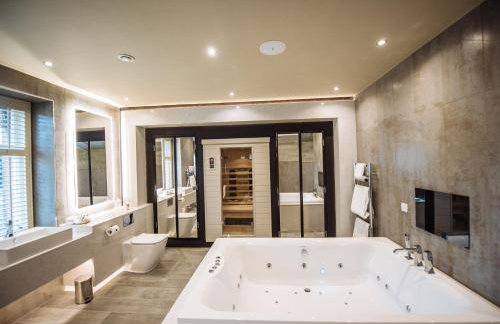 Cornhill Castle - Photo 80