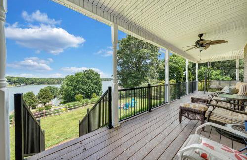 Lake Lookout - Private Home with lake views & Game room - Foto 9