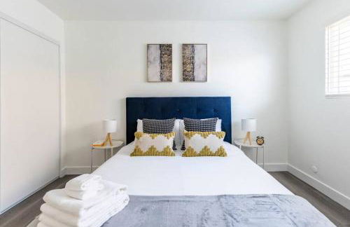 City Retreat Minutes to DT - Foto 15