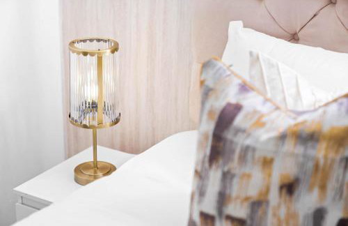 Stylish Five Bedroom House - Parking - Terrace - Fast Wi-Fi 974P - Foto 49