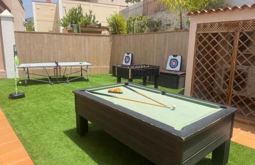 VILLA BLOSSOM in the beautiful area of Puerto Santiago Tenerife with 5 bedrooms for up to 10 guests private swimming pool and many other activities to entertain the family Secure parking for 2 cars and disabled access throughout - Foto 25