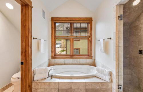 Cozy Spacious Mountain Home Close To Everything - Foto 26