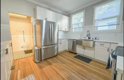 Spacious Home Downtown - Children's Hospital, Pets - Foto 16