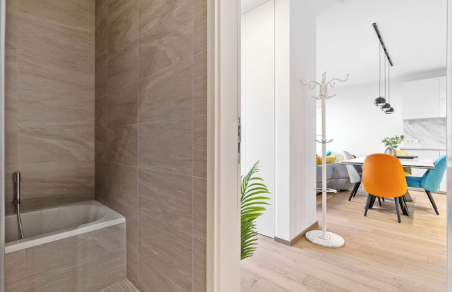 Stylish Luxurious Apt w Pool & Gym ID214 - Foto 23