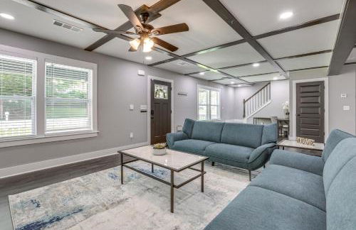 Family-Friendly Deck and Yard Modern Decatur Home - Foto 6