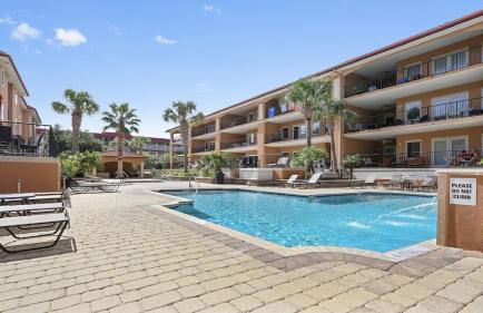 Unique 3BR, 1 of 5 Condos w/Huge Poolside Patio, Steps to Beach & Pier, Gated - Foto 64