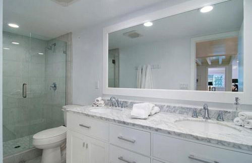 Remodeled Beach Bungalow, Block to the Beach - Photo 25