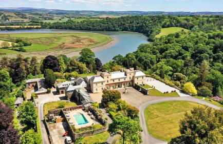 Finest Retreats - Historic Castle on River Tamar - Photo 1