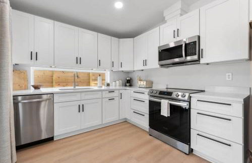 The Peaceful Puffin - New Modern 5 min to Town - Foto 12