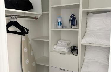 Travelers Dream that's Mins to NYC having Game Room and Parking - Foto 14