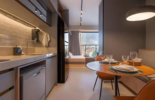 Studio Premium com Rooftop e Piscina com vista para a Baia de Todos os Santos, Portaria 24 Hr, Estacionamento, Wi-fi rápido 433Mpbs, Cozinha Compacta, Localização privilegiada próximo à praia e ao Farol da Barra - Foto 4