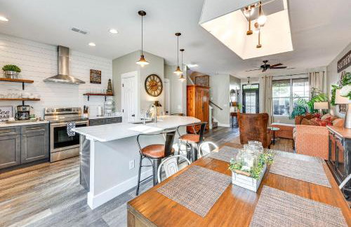 1 Mi to Old Town Cheerful Bluffton Townhome! - Photo 1