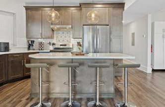 Luxurious 8BR Beach Duplex w Ocean Views - Photo 49