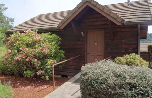 Secluded Country Retreat for Four on the Umpqua River in Oregon - Foto 1