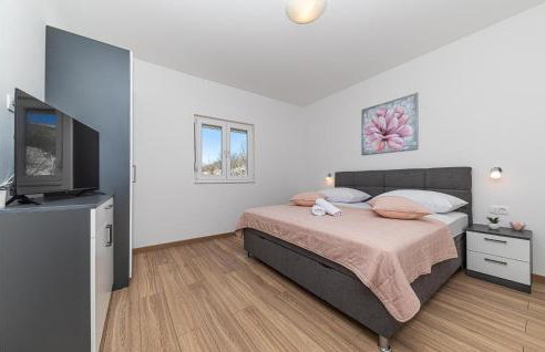 Amazing Home In Prgomet With Wifi - Foto 8