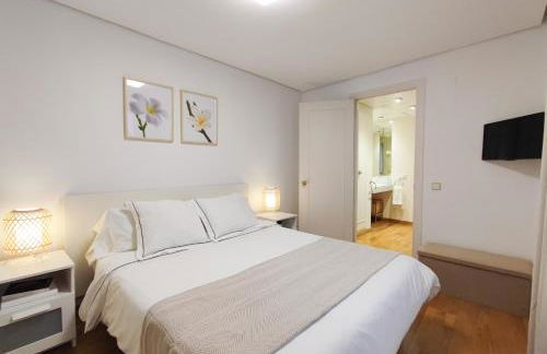 DFLAT Escultor Madrid Apartments - Photo 29