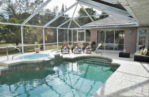 Peachland getaway with pool and tiki bar - Foto 30