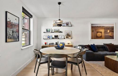 Modern 2BR Brooklyn Retreat Near Manhattan with Private Backyard - Photo 17