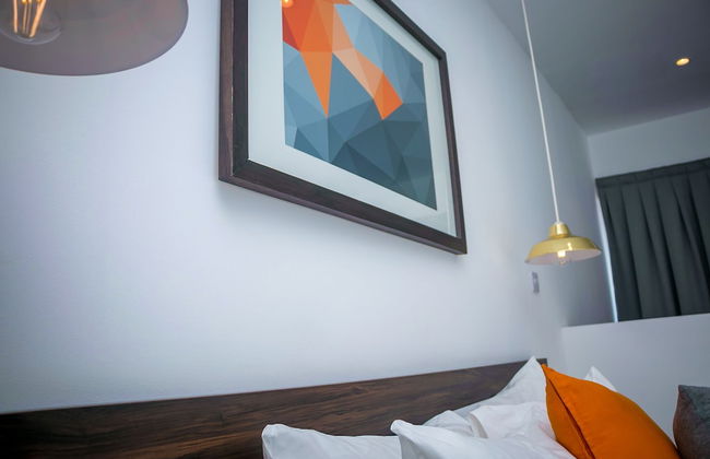 Embassy Gardens Premier Suites - Photo 11