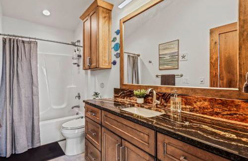 Minocqua Retreat - Hot Tub, Lake View & Game Room - Foto 22