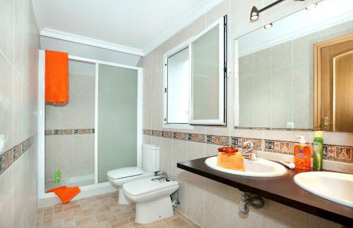 Villa Fresno by Villa Plus - Photo 25