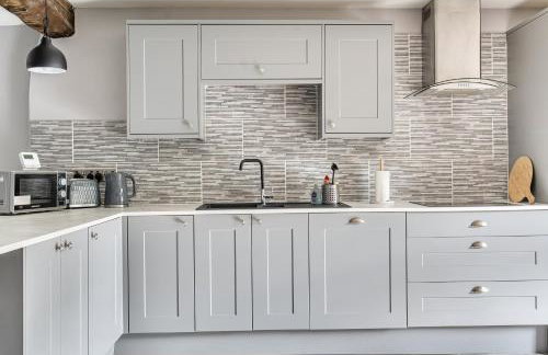 Cosy Apartment Above Village Pub - Photo 38