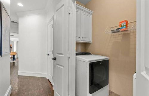 Luxury 4BR Dallas Home with Game Room and Fire Pit - Foto 34