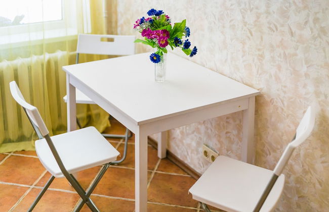 Apartment on Tryokhgorny Val - Photo 11