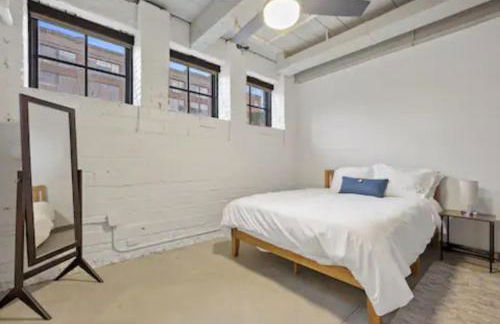 2125 Superior Living - Photo 136