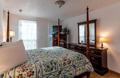 Secluded Lakefront Cabin with Private Dock on Lake Nantahala, Topton, North Carolina - Foto 27