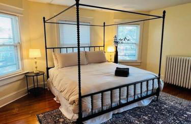 4 Bedroom DC's Best Location with Parking, Walk to Clarendon Metro, Shopping and Nightlife! - Foto 9