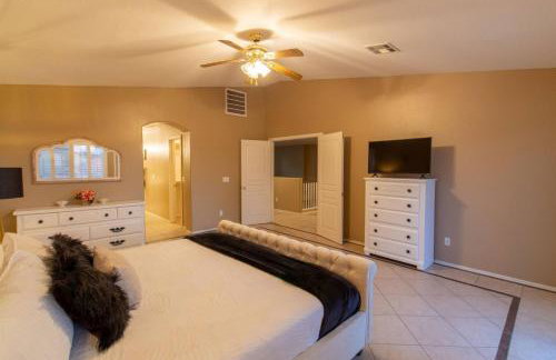 Heated Pool • Mini Golf • Huge Backyard • King Bed - Foto 21