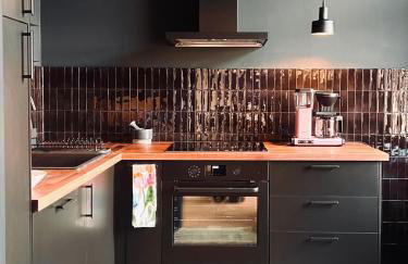 Atelier Noé NOIR - Kunstvoll Wohnen - Wunderbares Frühstück möglich - Ruhig und nah am Zentrum - - Foto 7