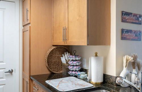 Luxury Stay-Free Parking-Amazon HQ-Nearby DC-Wifi-Pool-Gym - Photo 53