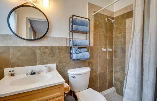 Mountain Home Cabin with Fire Pit Less Than 1 Mi to Lake! - Foto 17